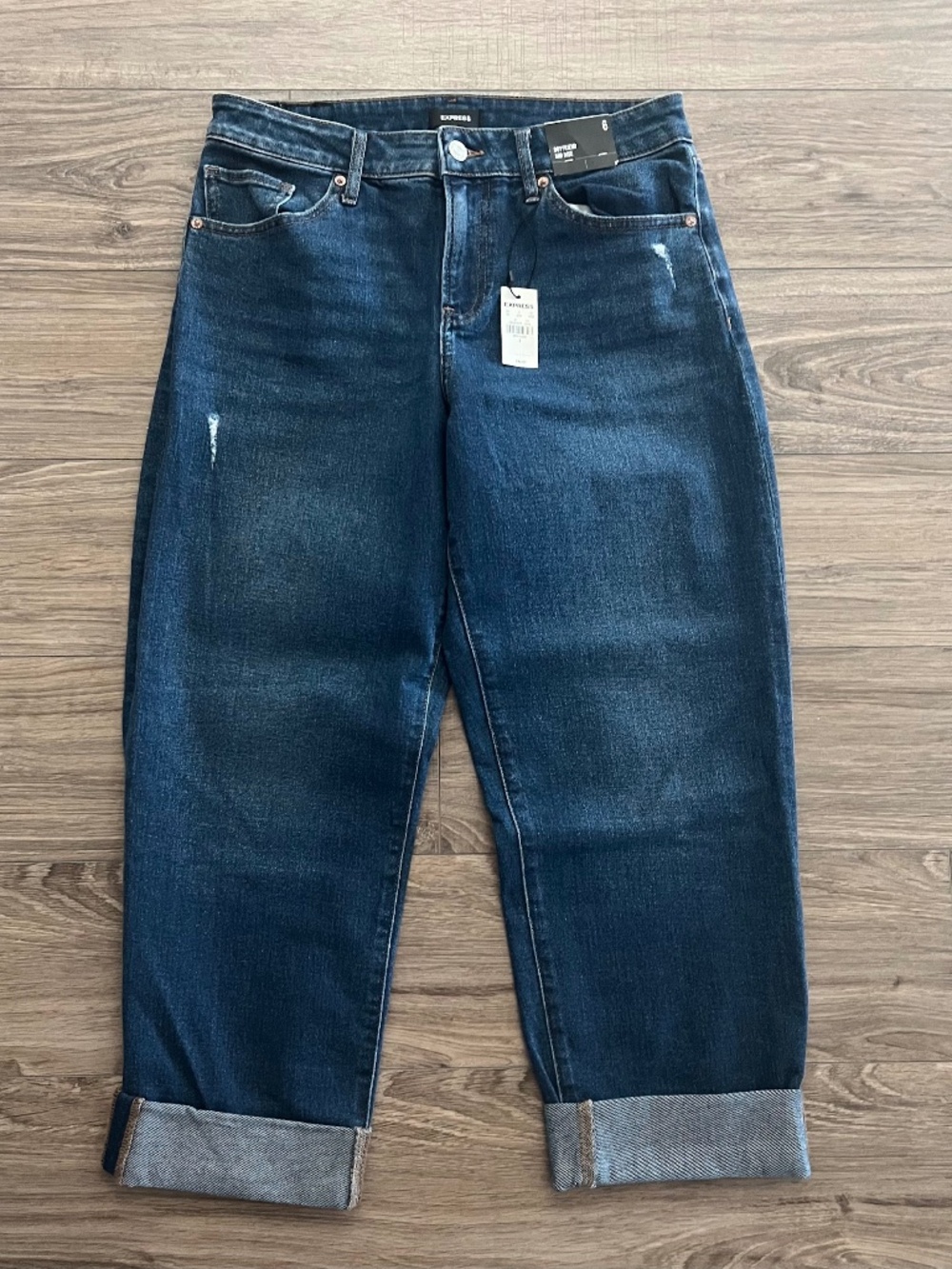 Express BOYFRIEND MID RISE Denim Distressed Cuffed Jeans 6 NWT $80